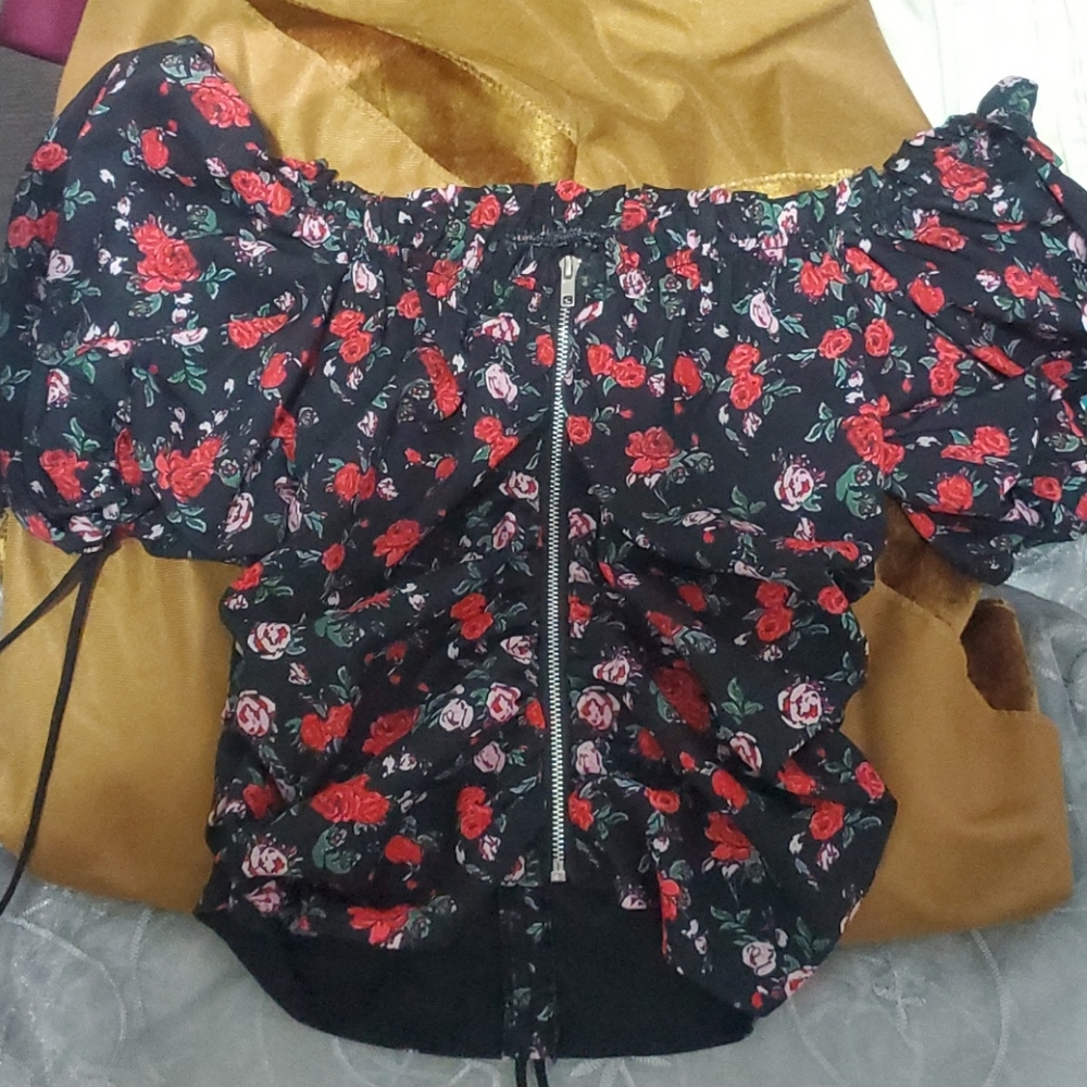 Flower crop shirt